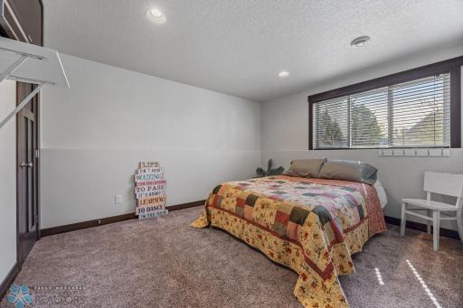 408 Sequoia Drive, Mapleton, ND 58059