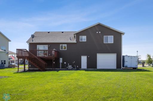 408 Sequoia Drive, Mapleton, ND 58059