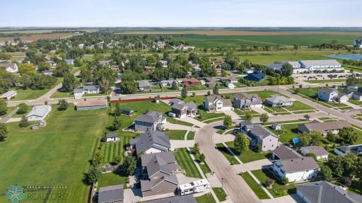 408 Sequoia Drive, Mapleton, ND 58059
