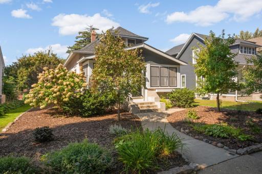 281 Cleveland Avenue S, Saint Paul, MN 55105