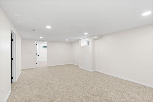 8409 67th Avenue N, Minneapolis, MN 55428
