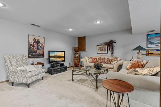 4466 Victoria Street N, Saint Paul, MN 55126