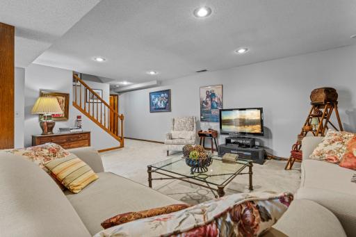 4466 Victoria Street N, Saint Paul, MN 55126