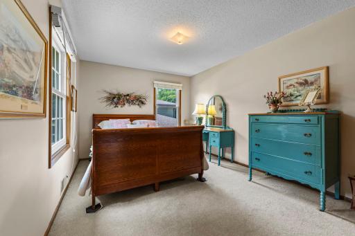 4466 Victoria Street N, Saint Paul, MN 55126