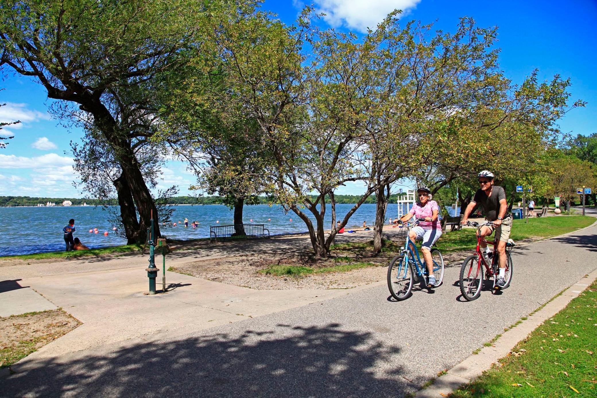 Life by the Lake offers easy daily recreation and exercise, summer Movies/Music in the Park, Kite Festival/Art Shanty Fest in wintertime, and so many ways to get outside.