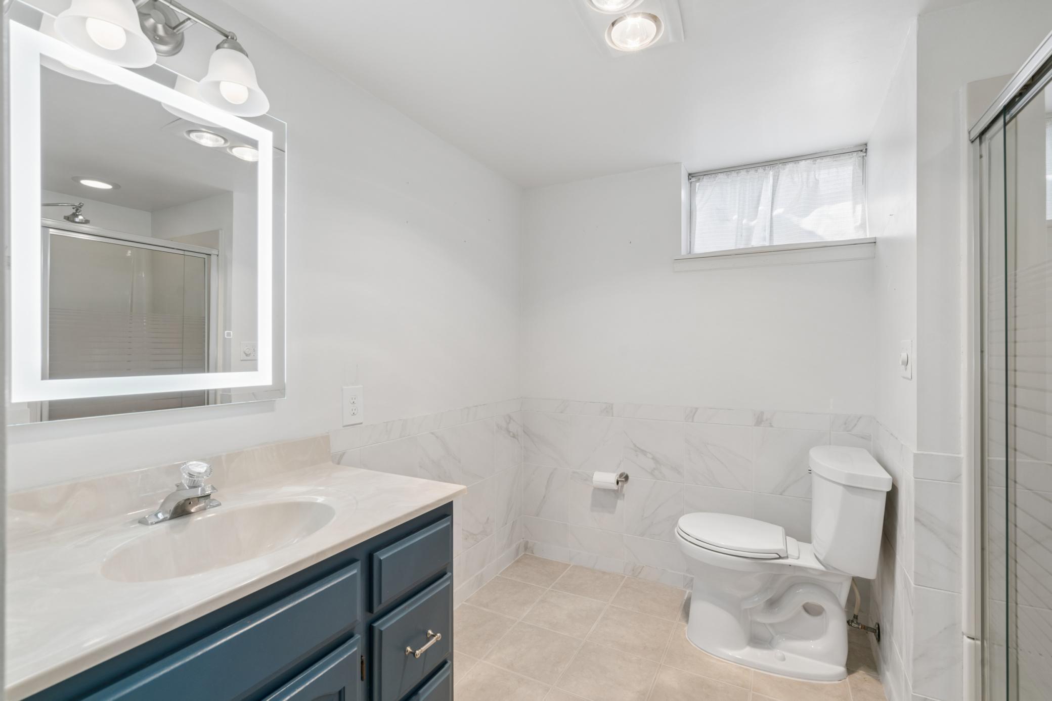 Lower level 3/4 bathroom