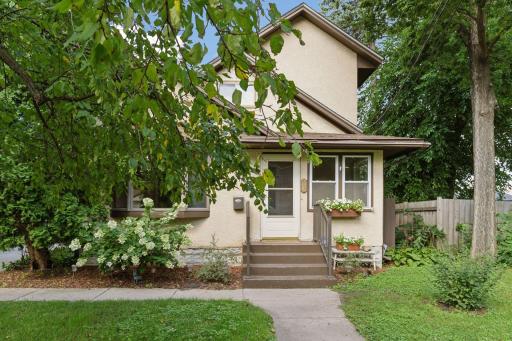 4019 Regent Avenue North - Spacecrafting - 0010.jpg