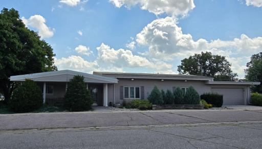 710 4th Street SE, Pipestone, MN 56164