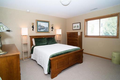 426 Lakewood Lane NW, Rochester, MN 55901