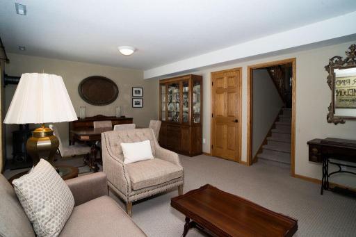 426 Lakewood Lane NW, Rochester, MN 55901