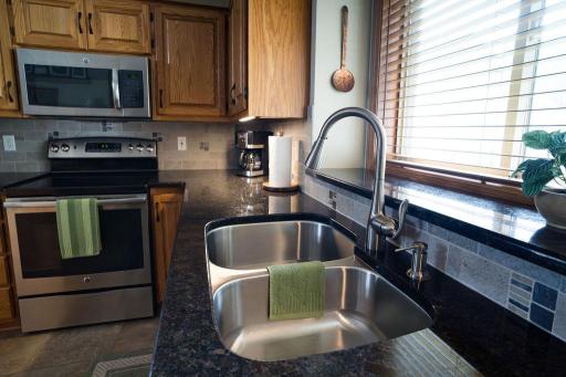 426 Lakewood Lane NW, Rochester, MN 55901
