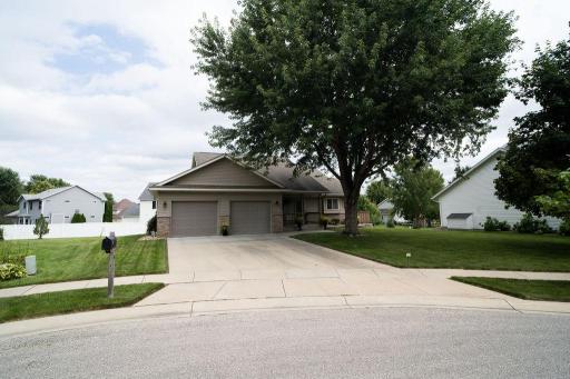 426 Lakewood Lane NW, Rochester, MN 55901