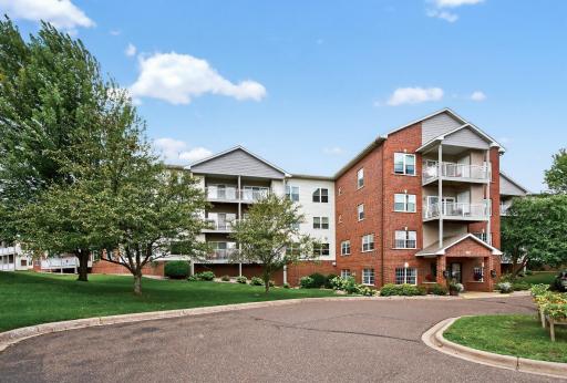 2231 Penn Place, 120, Saint Paul, MN 55109