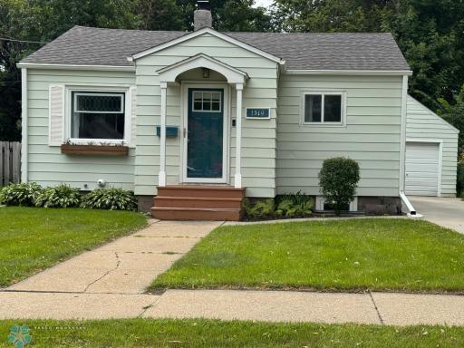 1319 4th Avenue N, Moorhead, MN 56560