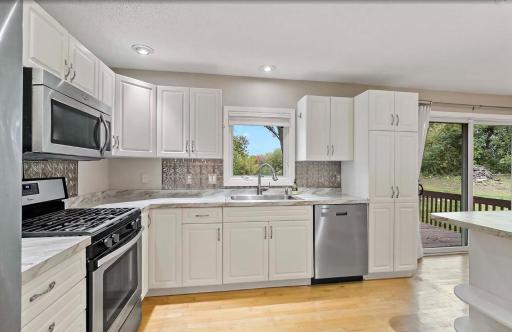 11902 River Hills Circle, Burnsville, MN 55337