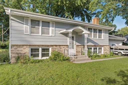 7720 48th Avenue N, Minneapolis, MN 55428