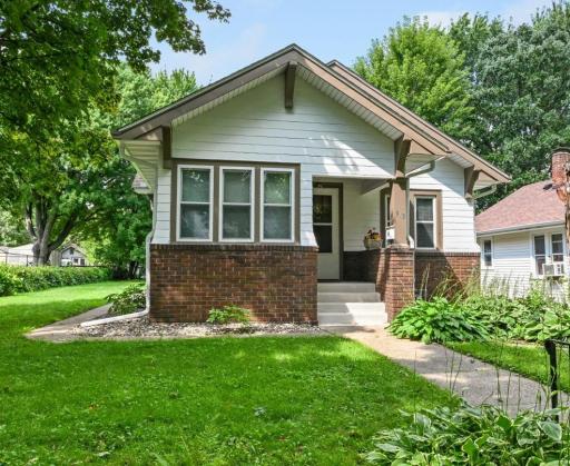 913 Ottawa Avenue, Saint Paul, MN 55118