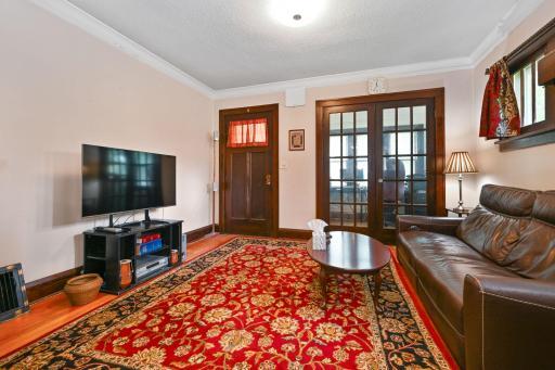 913 Ottawa Avenue, Saint Paul, MN 55118