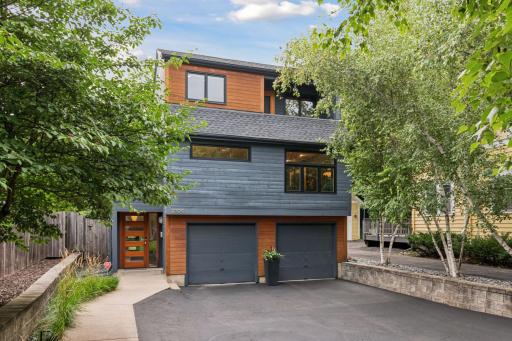 2100 W 21st Street, Minneapolis, MN 55405