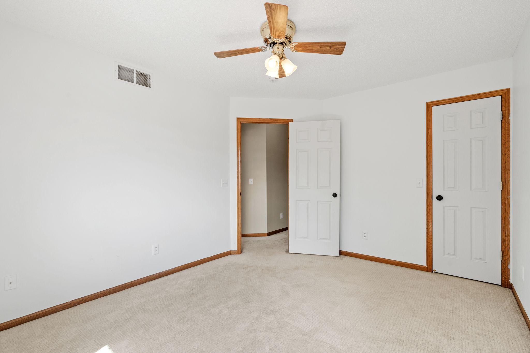 25-web-or-mls-8638 Quarry Ridge Ln B-25.jpg