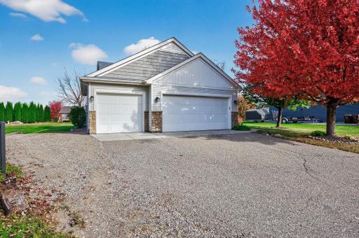 727 7th Street N, Montrose, MN 55363