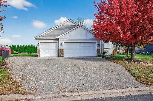 727 7th Street N, Montrose, MN 55363