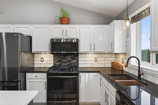 727 7th Street N, Montrose, MN 55363