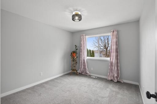 727 7th Street N, Montrose, MN 55363
