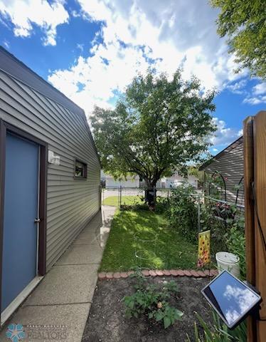 Green space/garage
