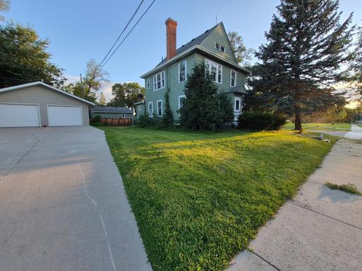 102 3rd Street SE, Pipestone, MN 56164