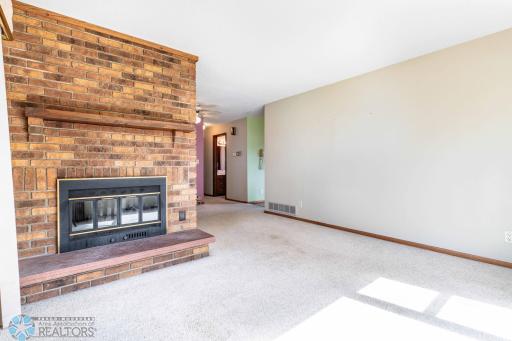 132 5th Street N, Casselton, ND 58012
