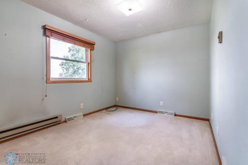 132 5th Street N, Casselton, ND 58012