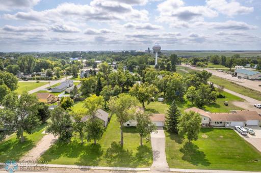 132 5th Street N, Casselton, ND 58012