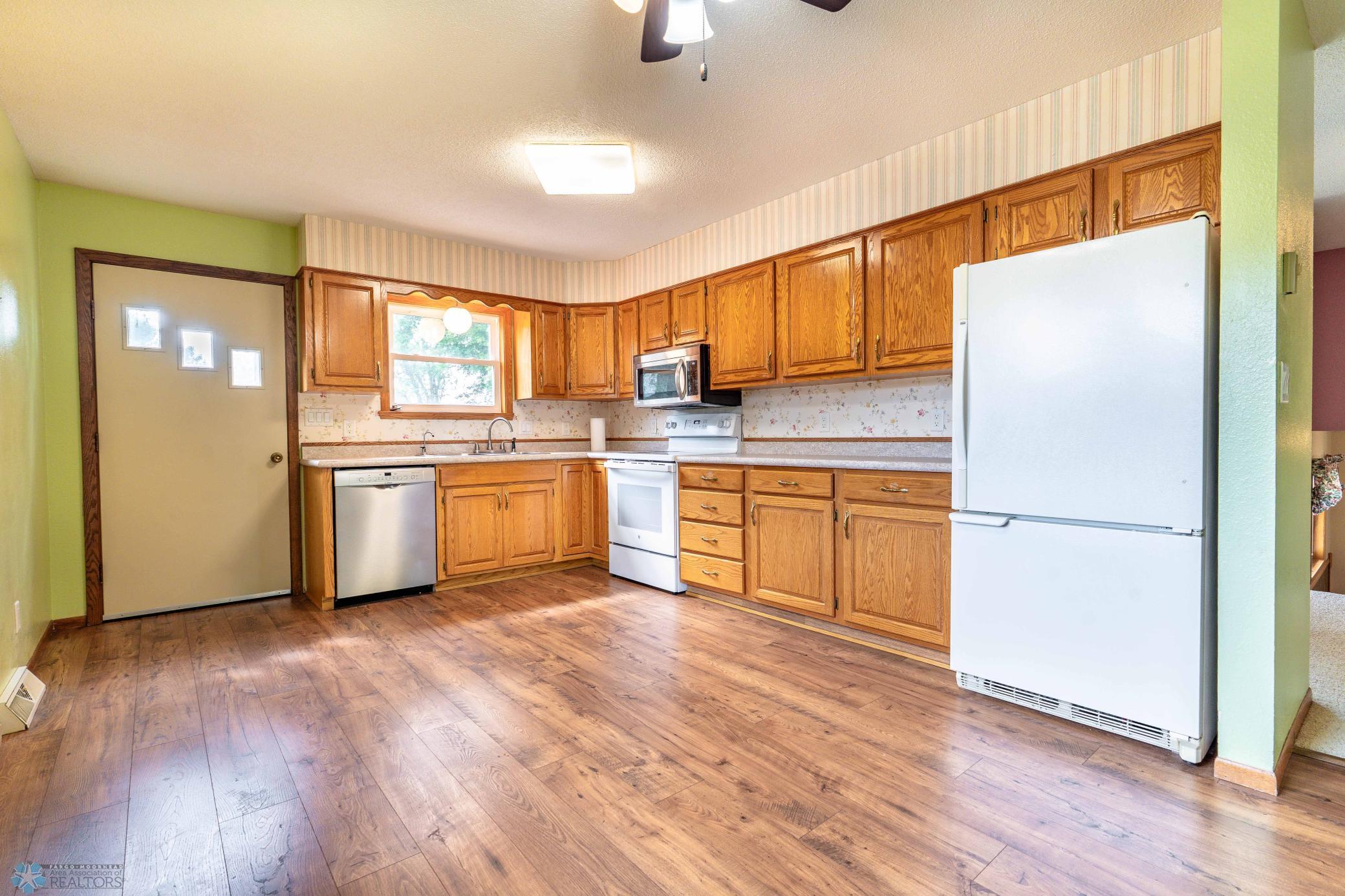 Abundance of Counter Space