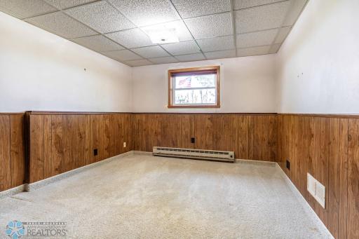 132 5th Street N, Casselton, ND 58012