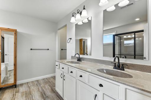 560 Devine Drive, Saint Paul, MN 55112