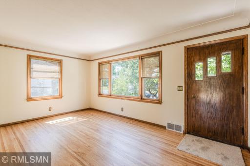 5030 Russell Avenue N, Minneapolis, MN 55430