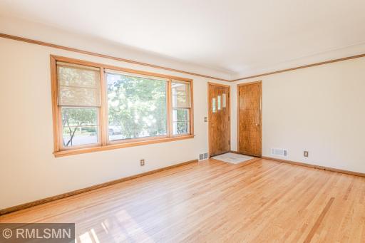 5030 Russell Avenue N, Minneapolis, MN 55430