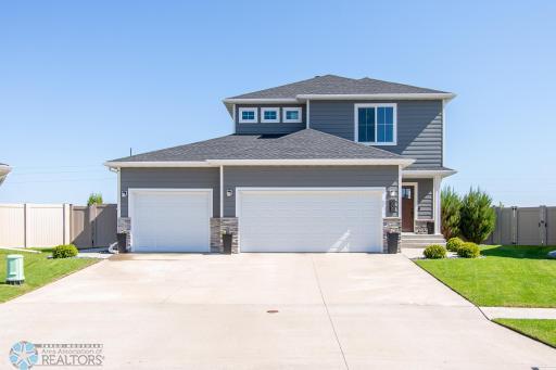 905 Ashley Drive W, West Fargo, ND 58078