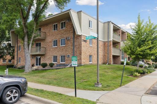 Lovely ground floor corner unit with its own outside entrance. Locking patio door makes this live like a townhome!