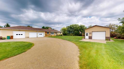 23096 Bluegrass Road, Albert Lea, MN 56007