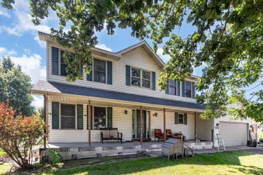 2424 Briar Oakes Boulevard, Monticello, MN 55362