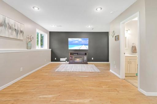 751 Glenwood Avenue E, Big Lake, MN 55309