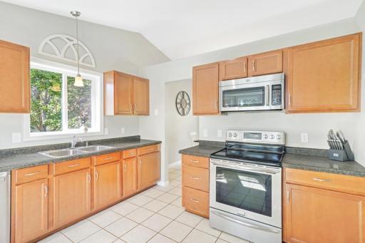 751 Glenwood Avenue E, Big Lake, MN 55309
