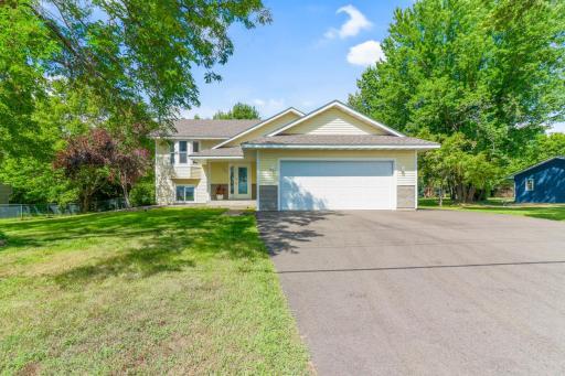 751 Glenwood Avenue E, Big Lake, MN 55309