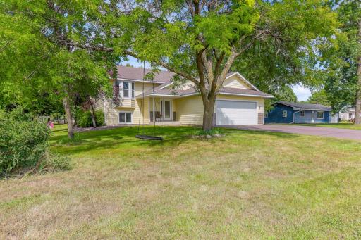 751 Glenwood Avenue E, Big Lake, MN 55309