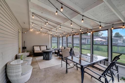 8710Photography-Web-Friendly-2070-Flint-Drive-Eagan-MN-55122-35.jpg