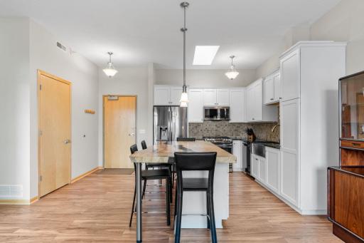 750 Mainstreet, 422, Hopkins, MN 55343