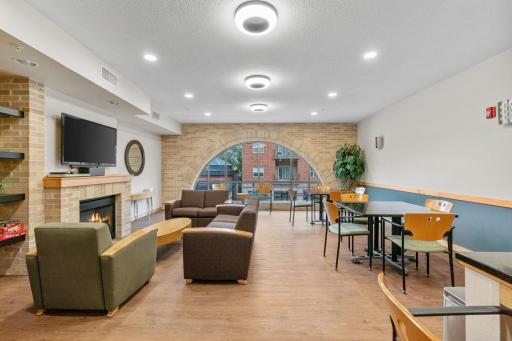 Building amenities: exercise room, party room & craft room.