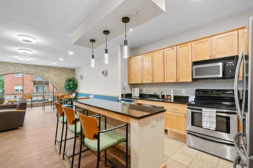 Building amenities: exercise room, party room & craft room.